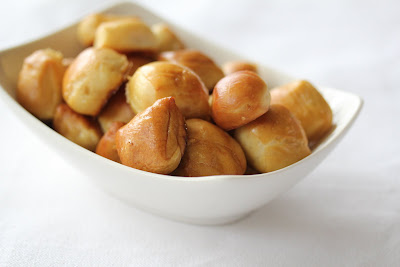 photo of a bowl of pretzel bites
