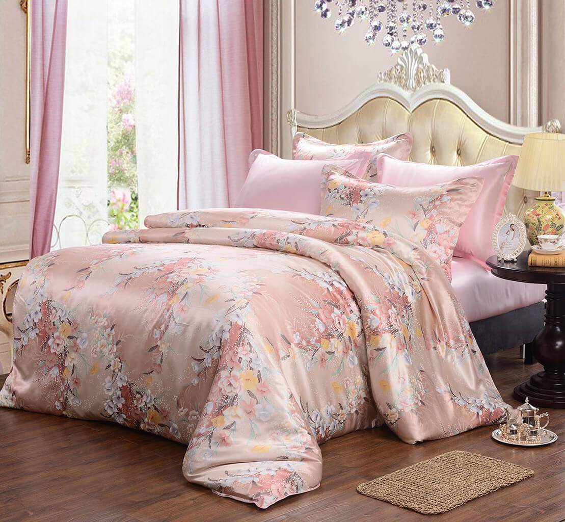  Drap giường phi lụa màu hồng mang đậm tính thượng lưu và quý tộc