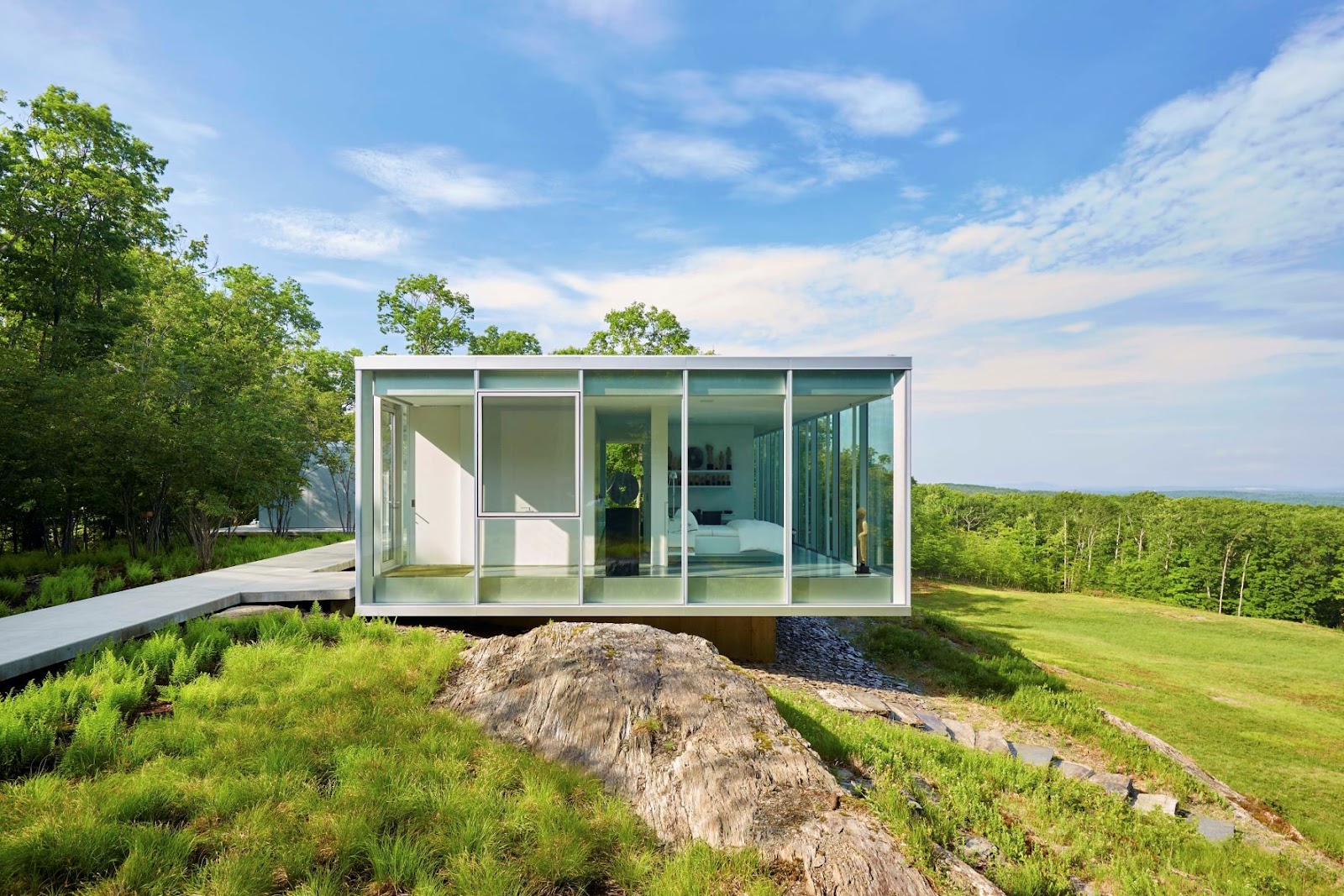 Glass House Architecture and its Stunning Views