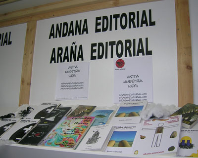 Expositor den la Feria del Libro de Araña Editorial