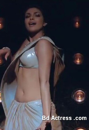 Bollywood Actress Priyanka Chopra Photo-12