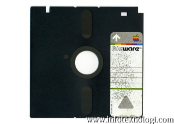 Gambar disket 5 1/4 inchi Apple Twiggy