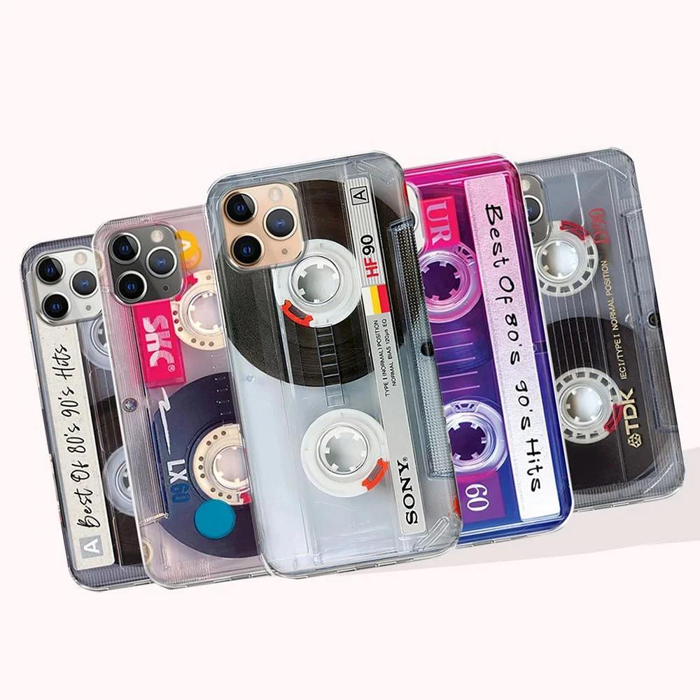 Etui pour téléphone portable personnalisé avec une cassette audio.