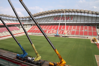 カシマサッカースタジアム 震災応急修理に５億５千万円 ほっとメール ひたち