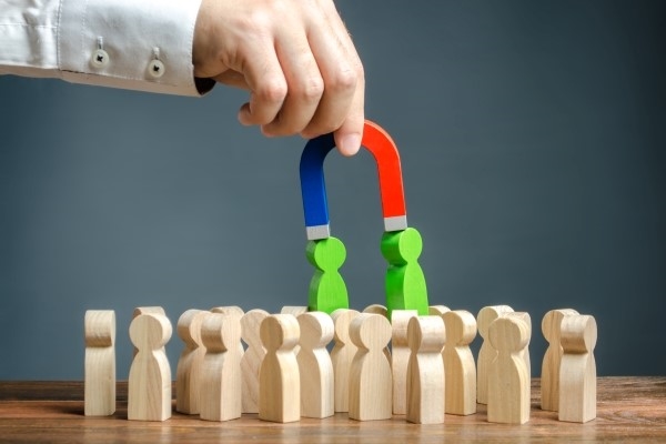 new-costumers-magnet