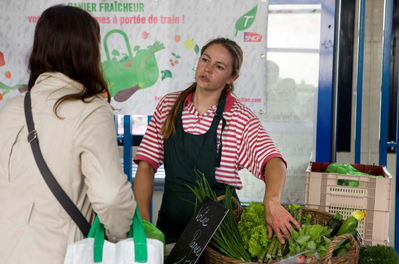 Les paniers transiliens : vente de légumes à la sortie des trains | Food  Ideas