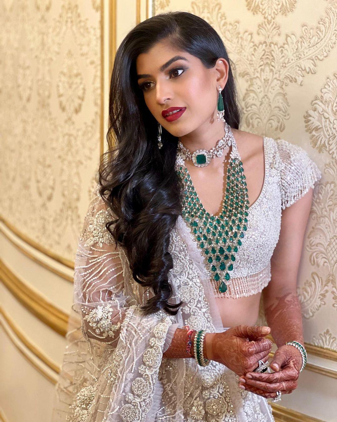 Real Brides Who Slayed their D-Day Looks With Offbeat Bridal Jewellery ...