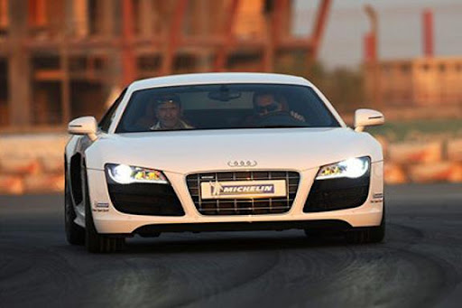 101766 pengujian mobil mobil sport mewah Photo: Luxury Sports Cars Testing in Dubai Autodrome, Dubai
