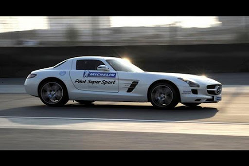 101769 pengujian mobil mobil sport mewah khusus gallery Photo: Luxury Sports Cars Testing in Dubai Autodrome, Dubai
