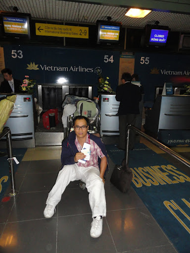 SkyTeam Gold Card treatment - left waiting and waiting