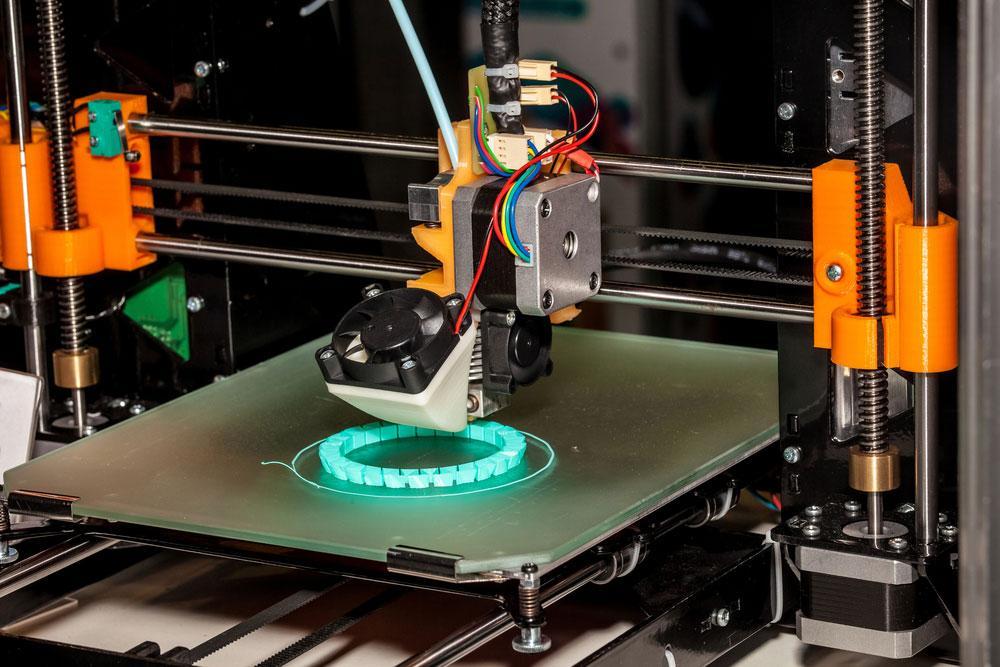 3D spausdintuvu atspausdinta spausdintinė plokštė