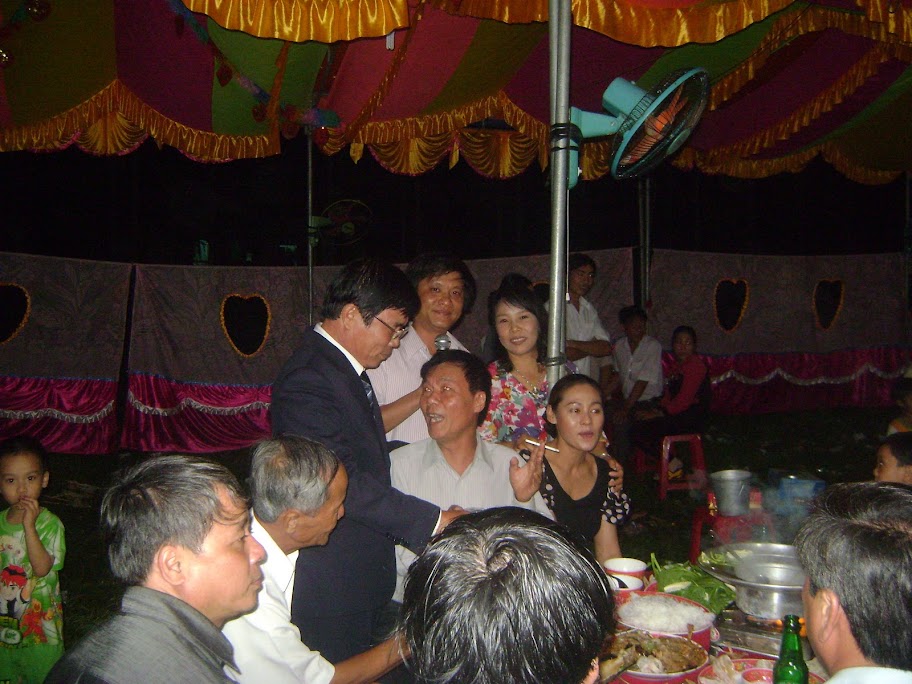 Đám cưới cháu Phạm Thị Hương 12C2 - Tại Nghĩa Hiệp DSC05423