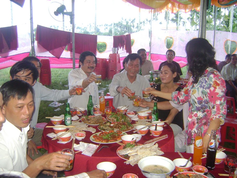Đám cưới cháu Phạm Thị Hương 12C2 - Tại Nghĩa Hiệp DSC05401