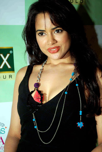 Bollywood Hot Wallpapers Actress. Sameera Reddy Bollywood Hot