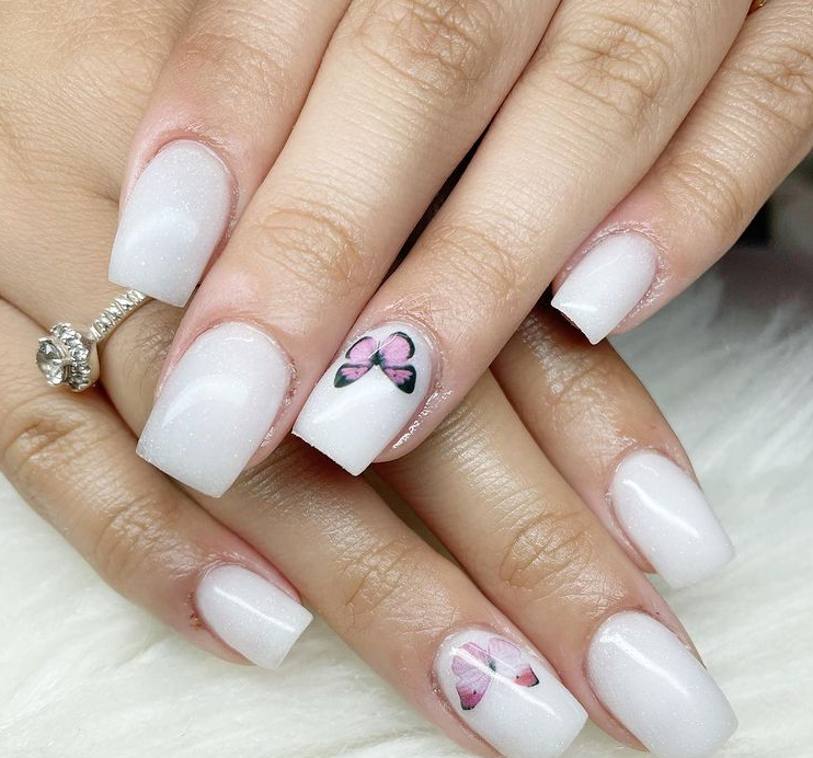  Shimmering Butterfly Cute Short Nails