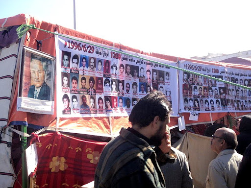 https://lh4.googleusercontent.com/_hFyIVHLPW40/TYpYl9VueII/AAAAAAAAGuI/KLoA6JS1eLU/800px-Victims_of_Abu_Sleem_massacre.JPG