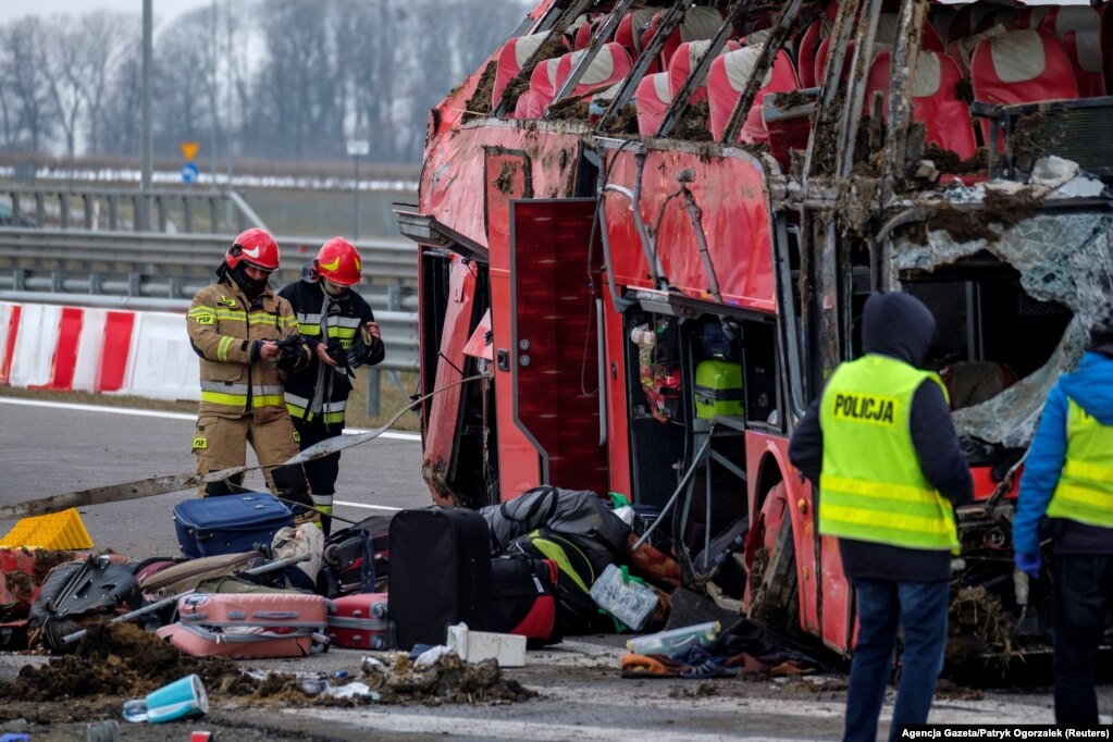 Поблизу міста Кощице рейсовий автобус Познань-Херсон потрапив у ДТП. 6 громадян України загинули, 15 госпіталізовані
