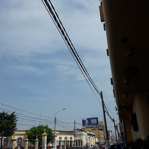 Hospital Las Mercedes - Oftalmólogo