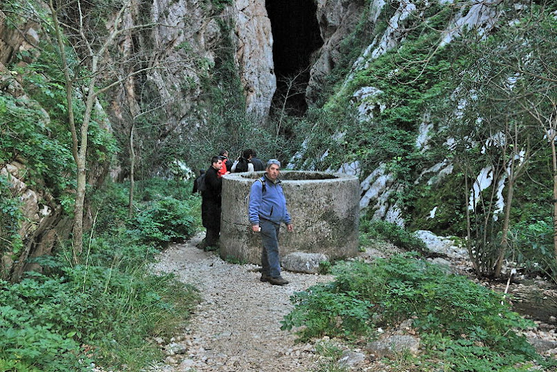 Excursión a las Cuevas del Hundidero y Gato 067%20Cueva%20del%20Gato%2020110130%20097