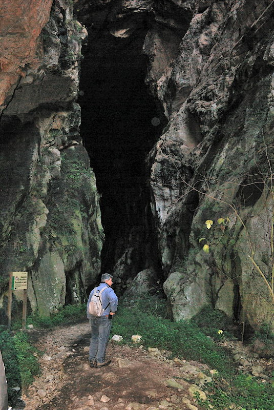 Excursión a las Cuevas del Hundidero y Gato. 071%20Cueva%20del%20Gato%2020110130%20103