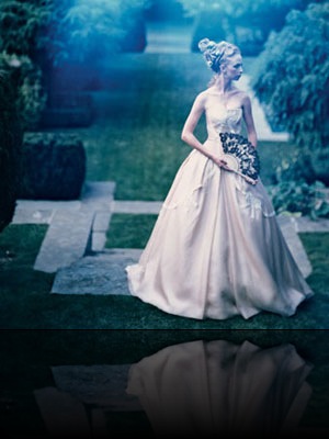 Elegant-Vera-Wang-Wedding-Dress-2011-3