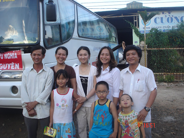 Thăm gia đình anh Phan Cương - Lớp trưởng 12C6  DSC00386
