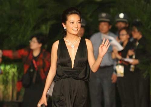 13.06.2009: Liên Hoan Phim Thượng Hải lần thứ 12, Triệu Vy giới thiệu “Hoa Mộc Lan” và “Cẩm Y Vệ”
