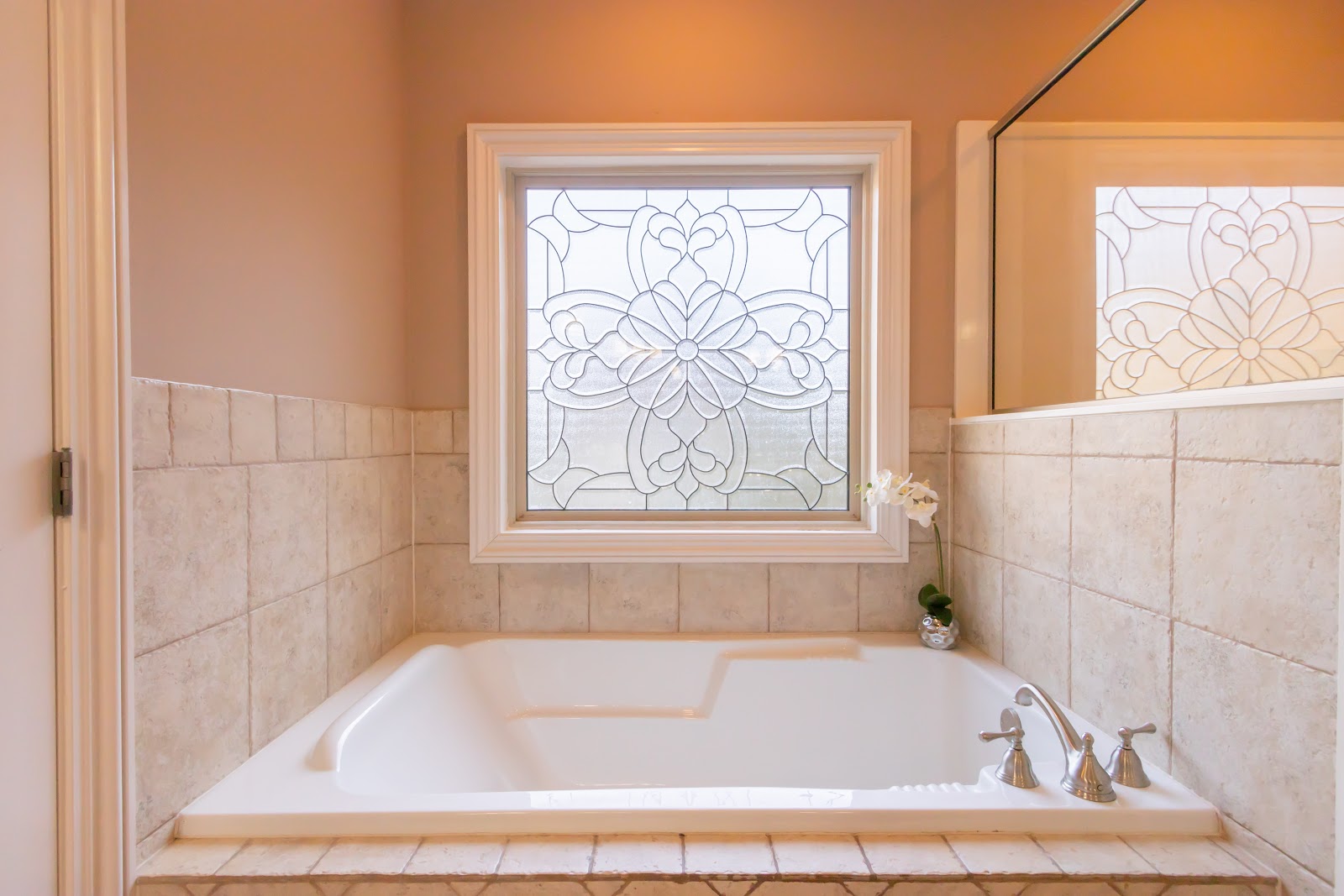 How to Stage Your Master Bathroom