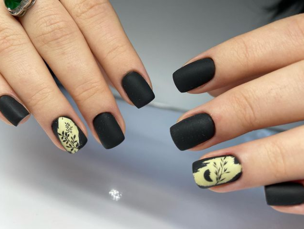 Classy Black Short Cute Nail Designs