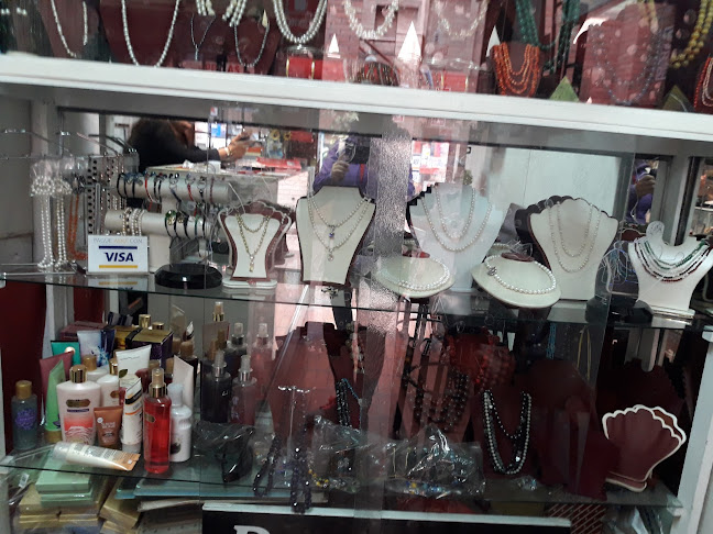 Tda. 106 Jr, Calle Alcanfores 267, Miraflores 15074, Perú