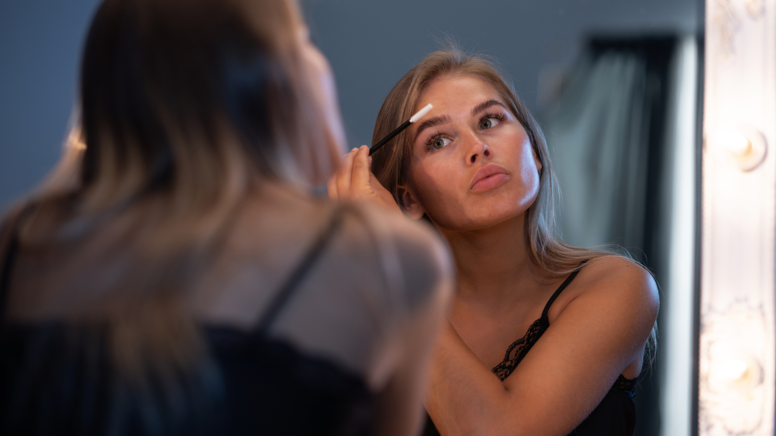 Clear mascara adds definition and curl to your eyelashes.