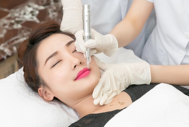 Phun môi là phương pháp làm đẹp cho môi hiệu quả, bằng cách sử dụng máy công nghệ phun môi chuyên dụng,