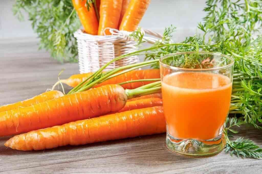 Phun môi nên ăn gì - Sau phun môi nên ăn cà rốt