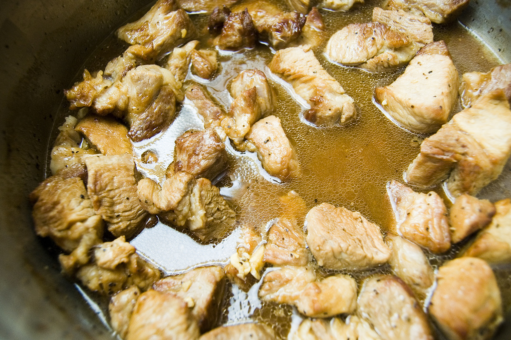 Philippine_pork_adobo_cooked_in_a_kawali.jpg