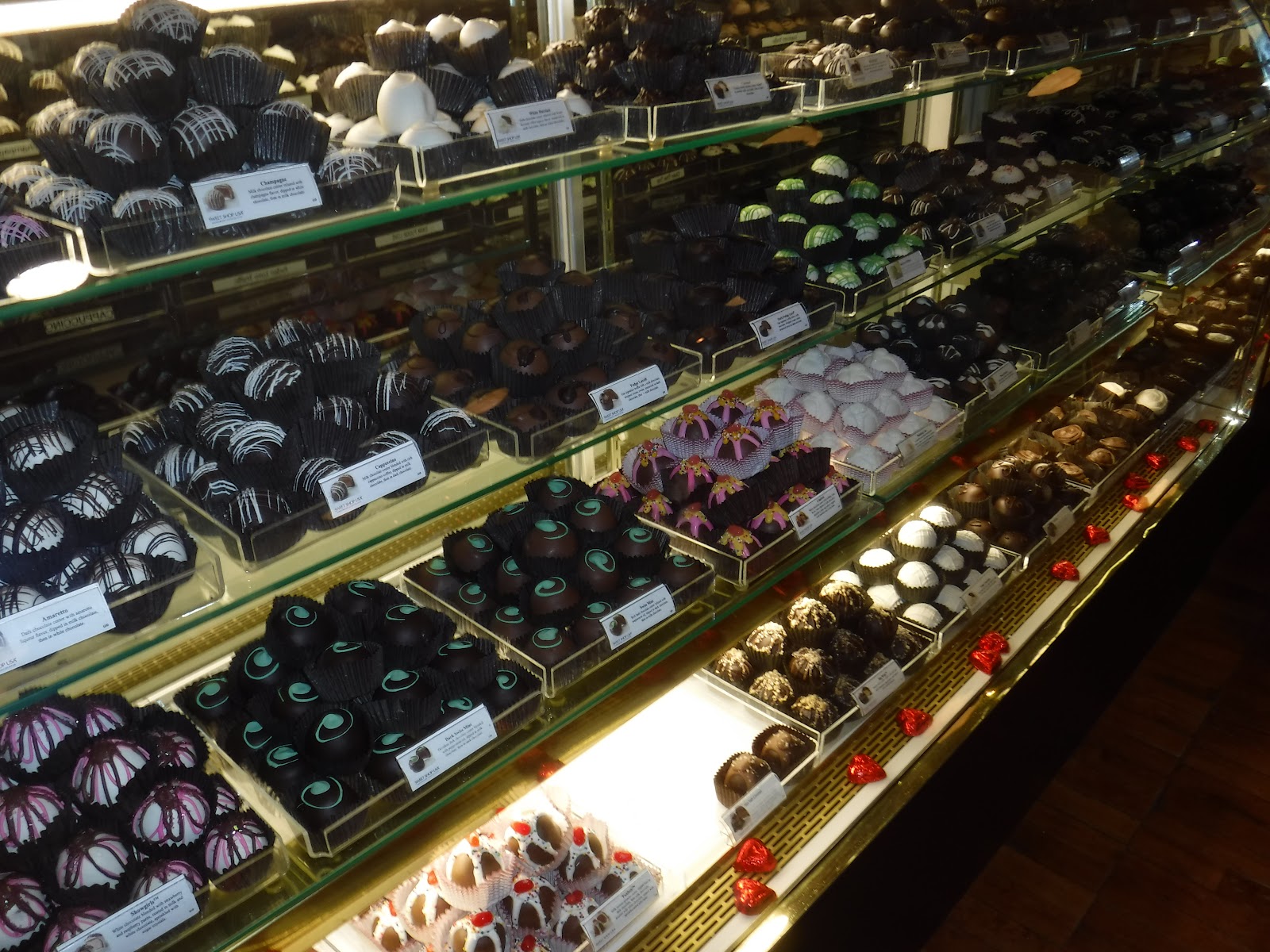 Things to do in Sioux City, Iowa - Buy treats at Palmer's Old Tyme Candy Shoppe