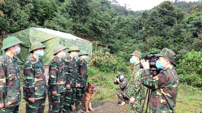 Các chiến sỹ biên phòng Hà Tĩnh luôn tập trung cao độ để đảm bảo an toàn cho biên giới và người dân. Ảnh: Thế Mạnh.