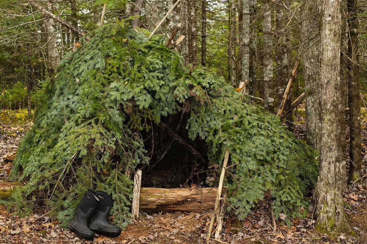 how to build survival shelters