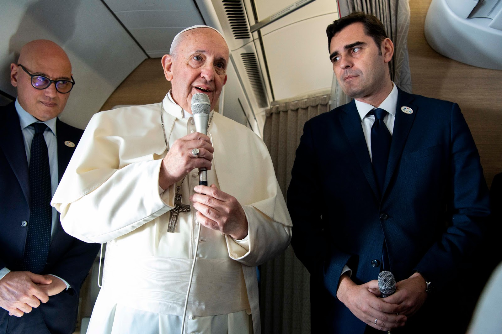 Toàn văn họp báo trên chuyến bay từ Romania về Roma của Đức Thánh Cha