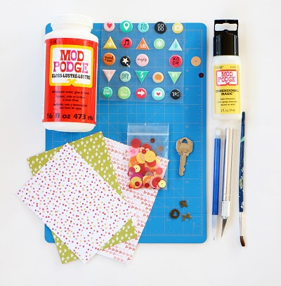 nguyên liệu chuẩn bị trang trí chìa khóa