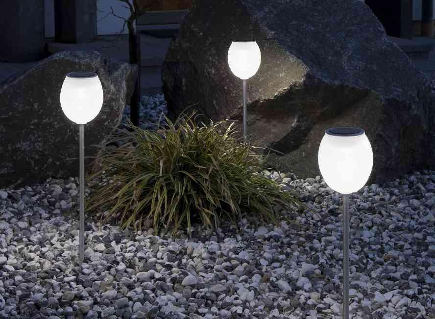 Solar-Powered-Outdoor-Lighting-–-An-Economical-Solution-for-Your-Garden-4.jpg