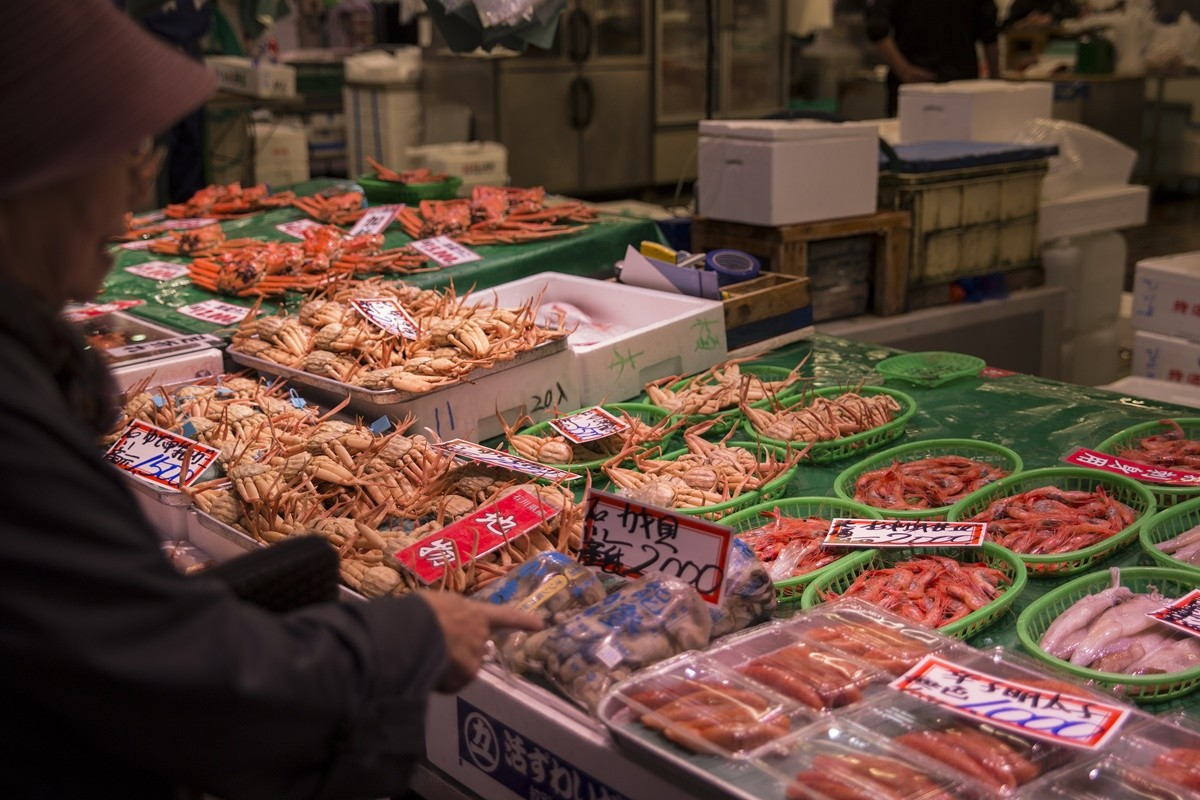 6 ตลาดสดในประเทศญี่ปุ่น ที่ถูกยกให้เป็นแหล่งรวบรวมของกินชั้นดีไม่แพ้ร้านอาหารระดับ 5 ดาว8