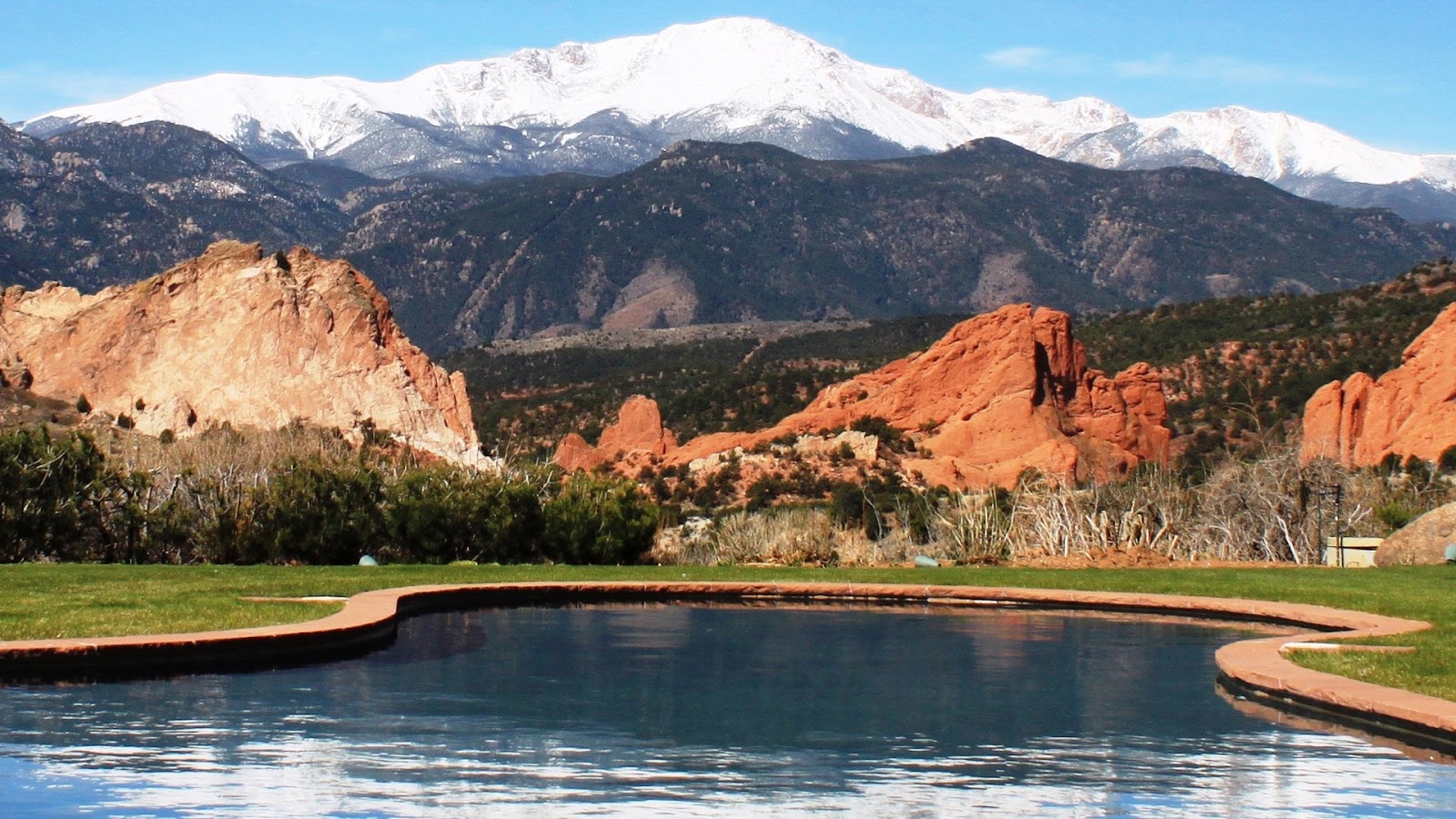 Beautiful mountain view of the Garden of the Gods Resort in Colorado Spring