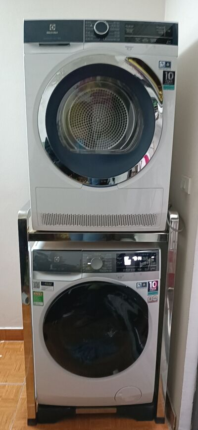 Kệ để máy sấy quần áo làm từ inox cao cấp
