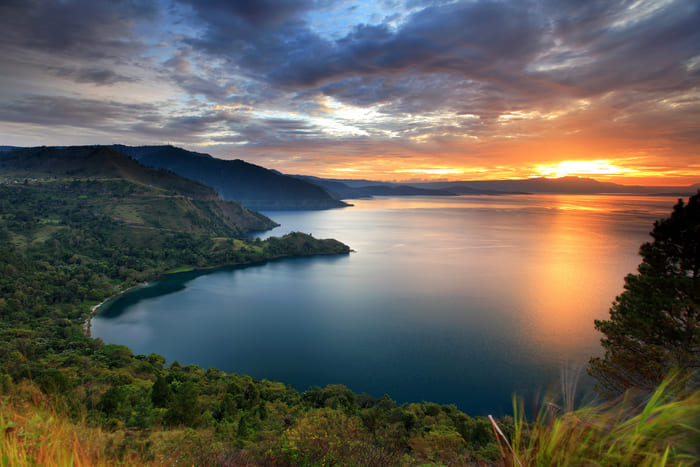 Tour du lịch Indonesia - Hồ Toba