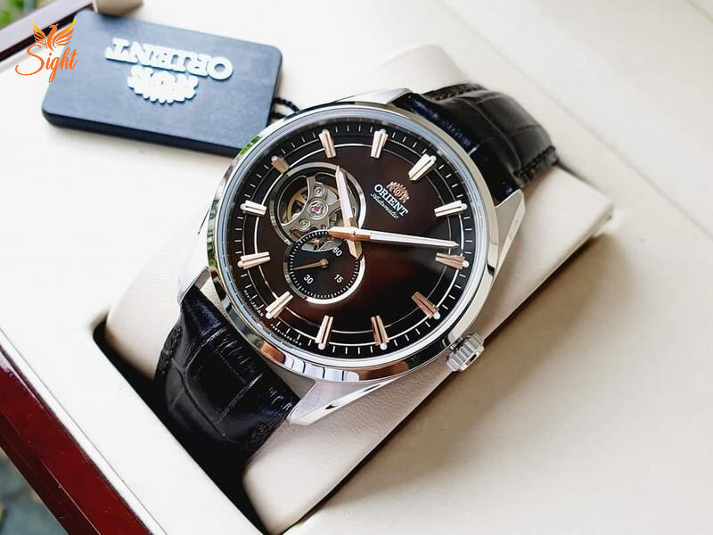 Orient Semi Skeleton Small Second RA-AR0005Y0B sở hữu thiết kế ấn tượng