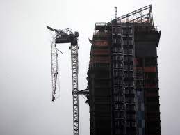 Crane dangles from NYC high-rise as Hurricane Sandy bears down on city -  CBS News