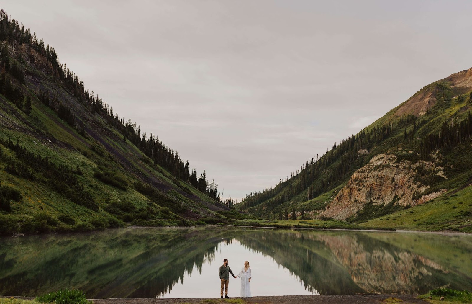 Elopement couple in valley of Crested Butte