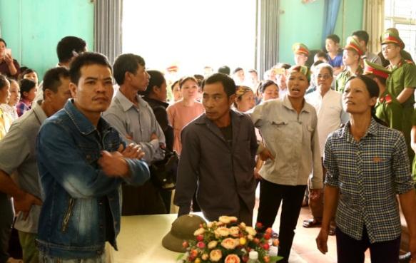 Vu nao loan o buoi xin loi ong Han Duc Long: 'Nen giao duc de ho hieu' hinh anh 1