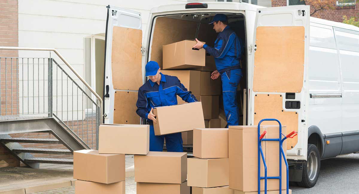 Are You Moving? Learn Why You Should Consider Hiring Professional Movers