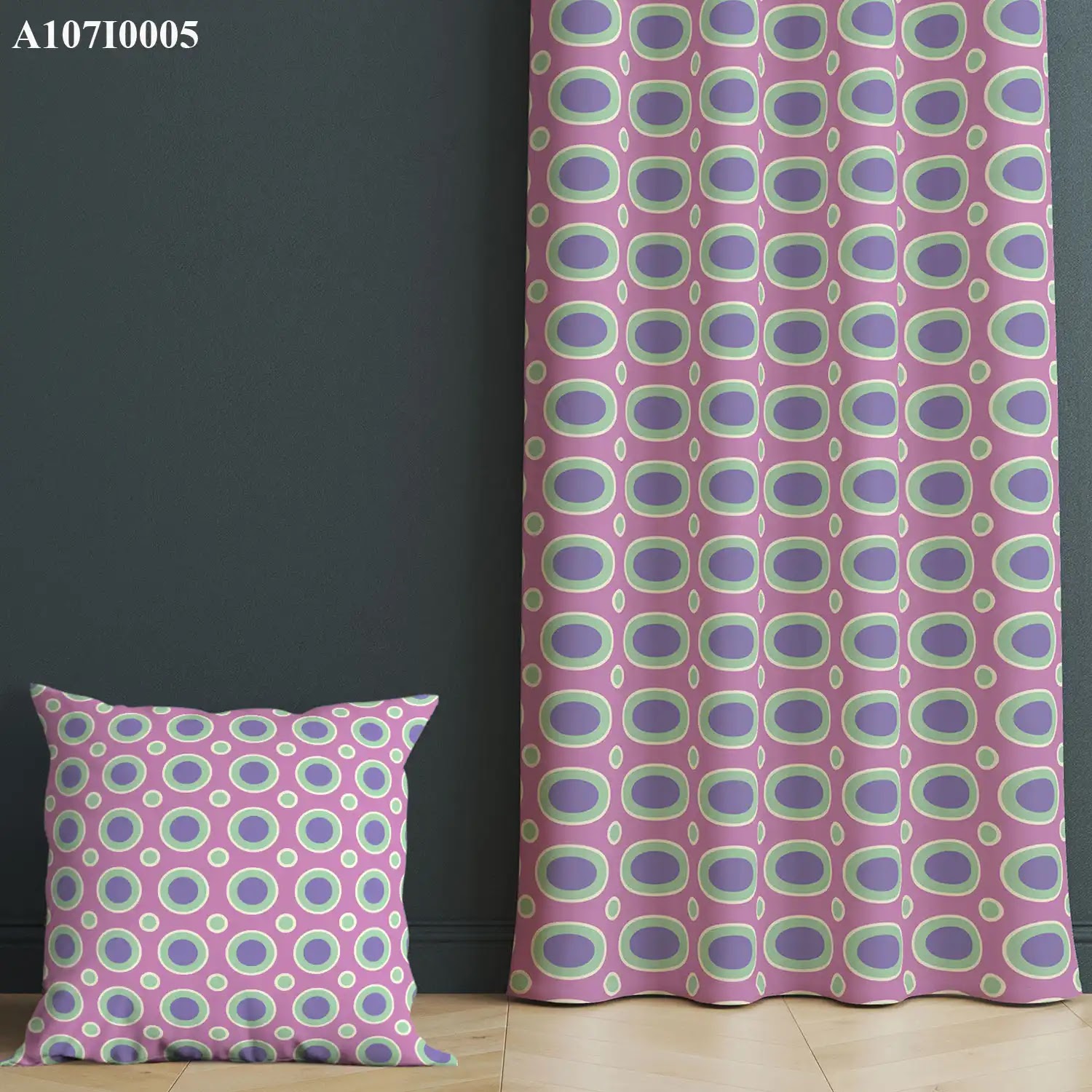 ستائر ووجه مخدة مطبوع